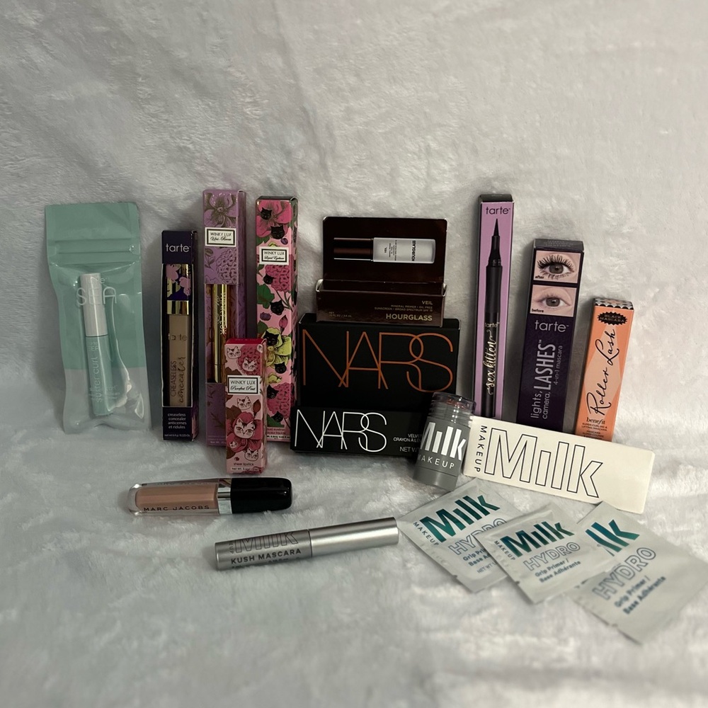💄 Prestige Variety Make-Up Bindle (Brand New)